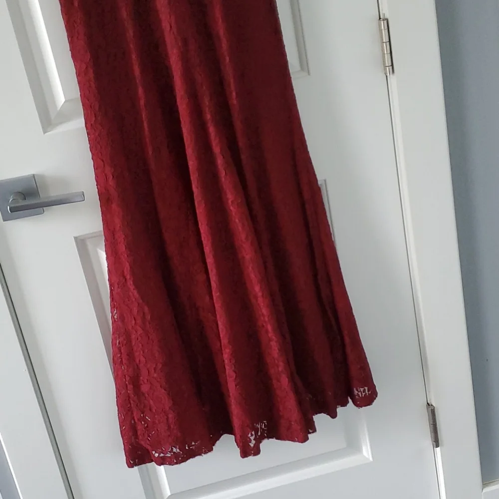 Lulus gorgeous long lace burgundy gown! - Picture 10 of 11